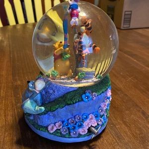 COPY - Disney snow globe